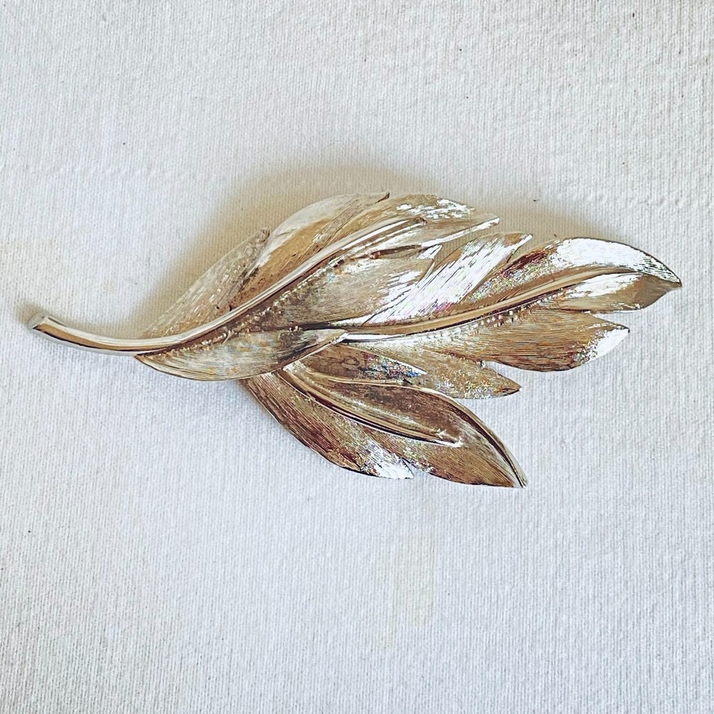 💎Pastelli Large Silver Tone Leaf Brooch